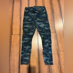 Ultimate Stash Pocket Camo 7/8 tight
